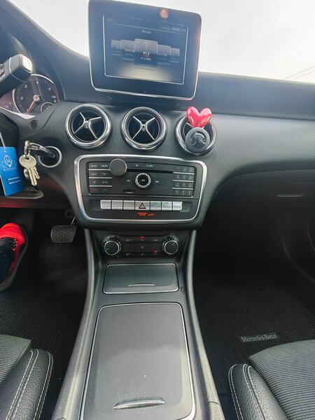 Mercedes-Benz A 200
